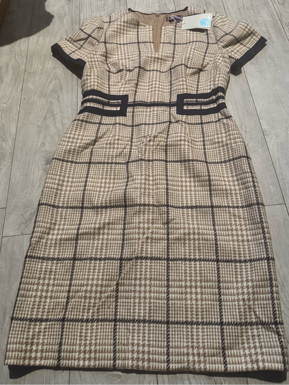 Boden Heritage British Tweed Plaid Short-Sleeve Sheath Dress Tan & Black - Picture 2 of 6